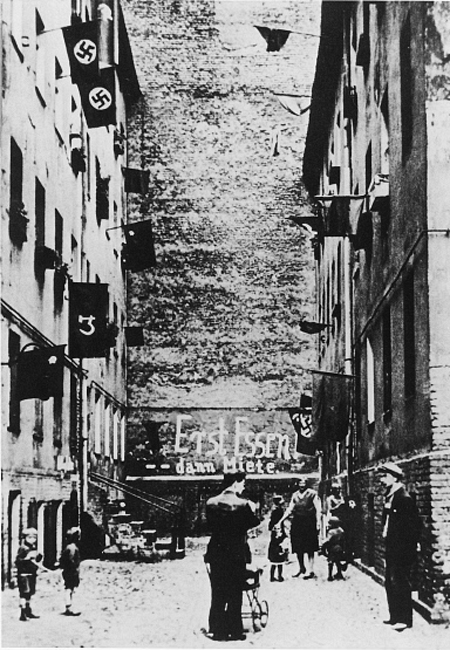 Rent Strike in Berlin (1932)