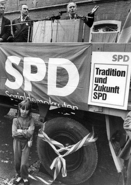 Oskar Lafontaine auf einer Wahlkampfveranstaltung der SPD in Bitterfeld (10. Oktober 1990)
