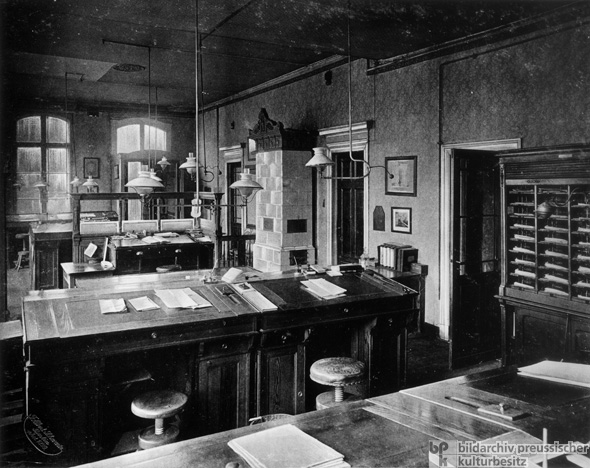 Middle-Class Office (1899) 