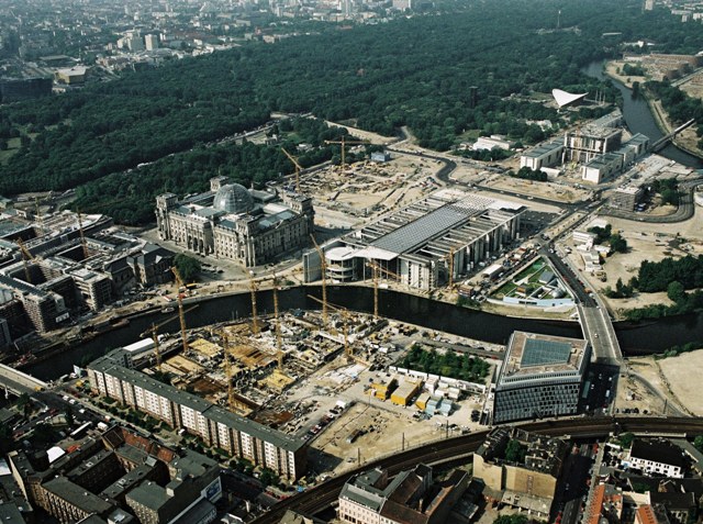 Das neue Regierungsviertel in Berlin (10. Mai 2000)