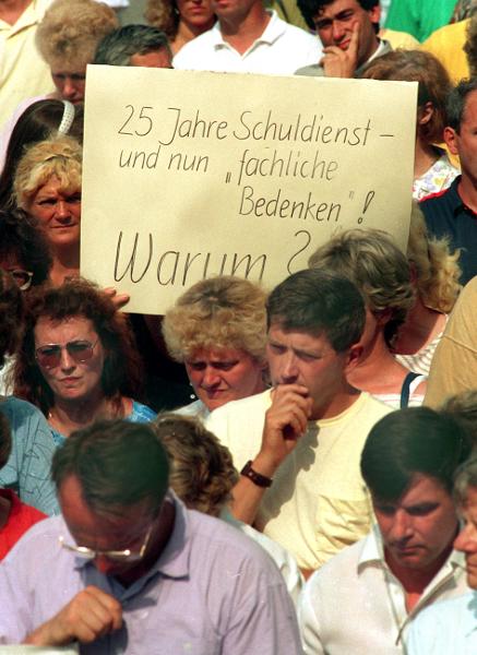 Teacher Demonstration in Erfurt (July 9, 1991)