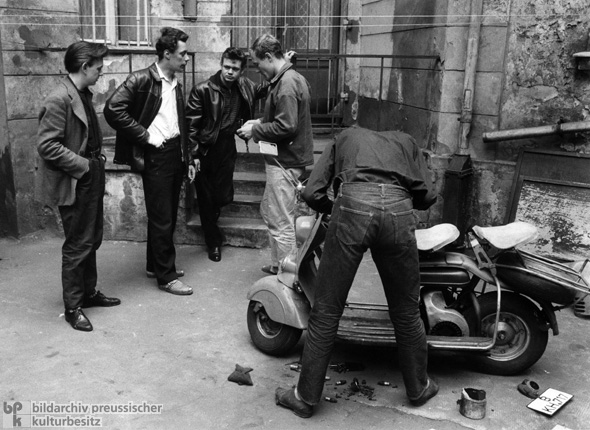 "Young Rowdies" in Berlin-Kreuzberg (1956)