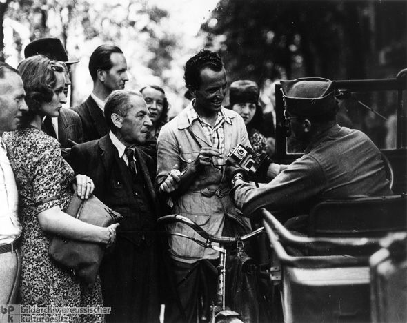 Black-Market Activity in Berlin (1945)