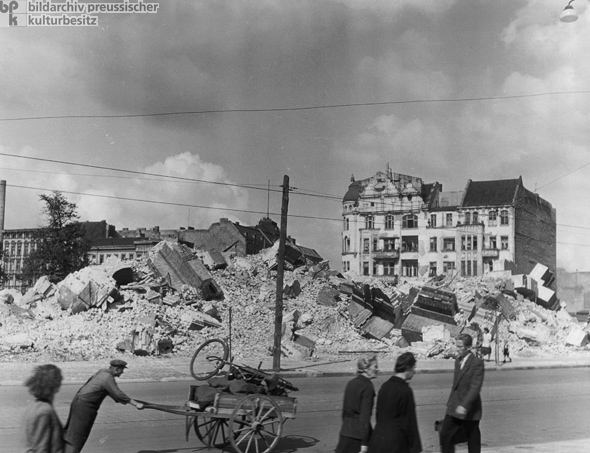 Trümmer am Wedding-Platz  (1947)