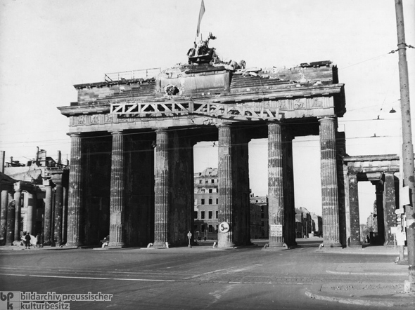 Brandenburg Gate (1945)