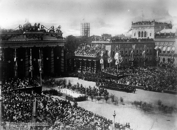 Troops Parade through the Brandenburg Gate (June 16, 1871)