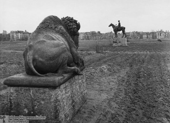 <i>Bison</i> and <i>Amazon on Horseback</i> (1947)