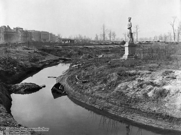 Tiergarten Ruins (1945)