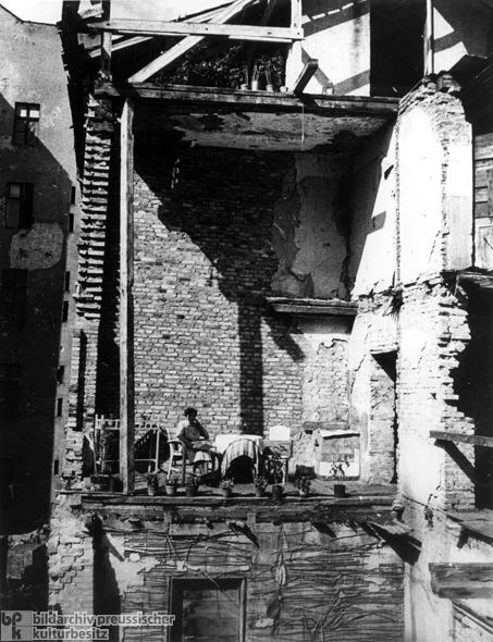 Makeshift Balcony in a Destroyed Berlin House (1946)