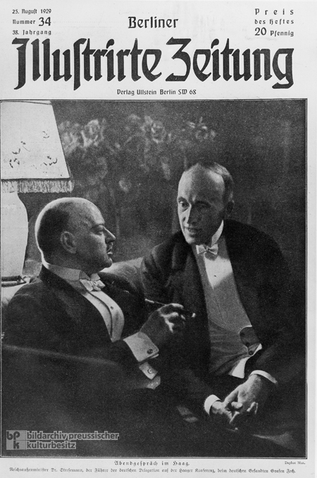 Gustav Stresemann im Gespräch mit dem deutschen Botschafter in den Niederlanden, Graf Zech (25. August 1929)