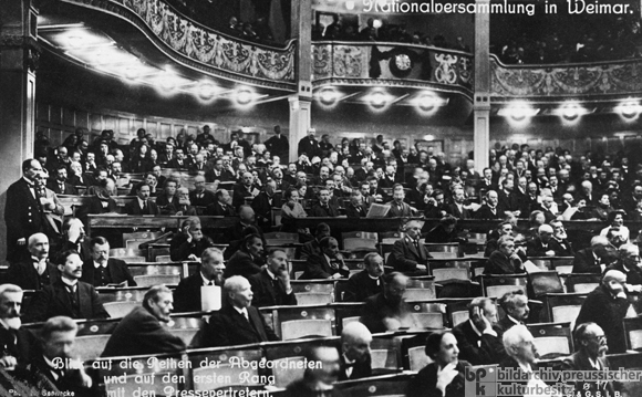 Die erste Sitzung der Nationalversammlung in Weimar (6. Februar 1919)