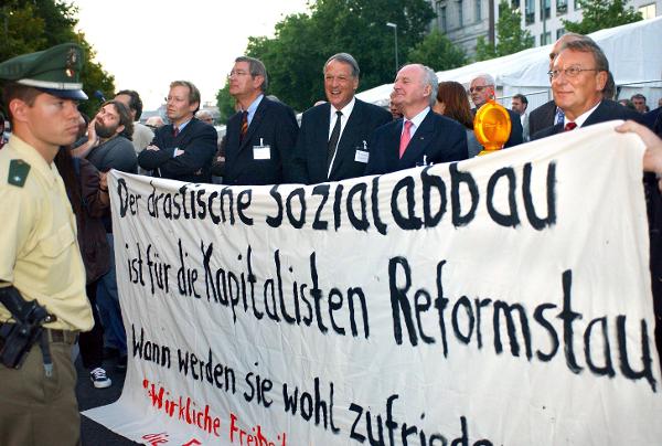 Kundgebung am Rande des BDI-Kongresses (22. September 2003)