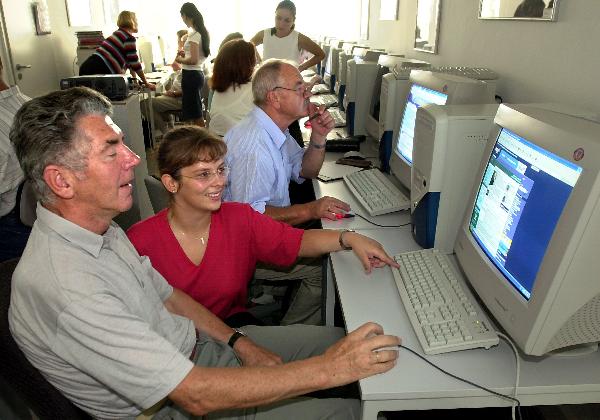 Senior Citizens' Internet Cafe in Rostock (September 11, 2002)