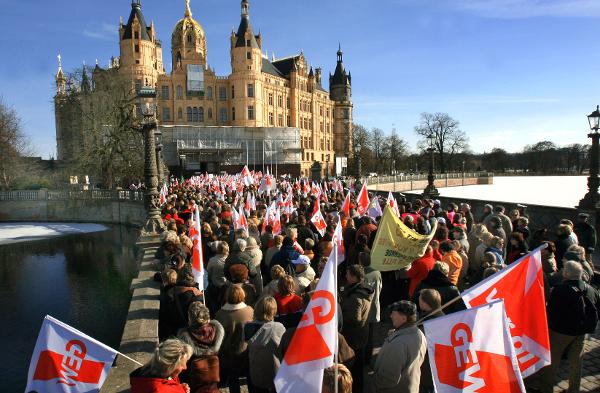 Members of the Teachers' Union Protest to Keep Collective Wage Agreements in Place (March 23, 2006)