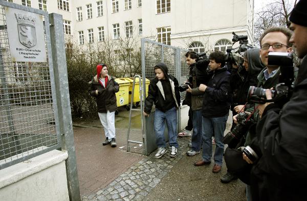 A Swarm of Media in Front of the Rütli School in Berlin (March 31, 2006)