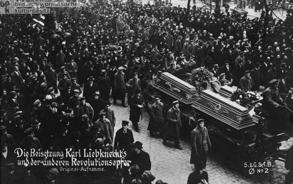 Die Beisetzung Karl Liebknechts und der anderen Revolutionsopfer (25. Januar 1919)