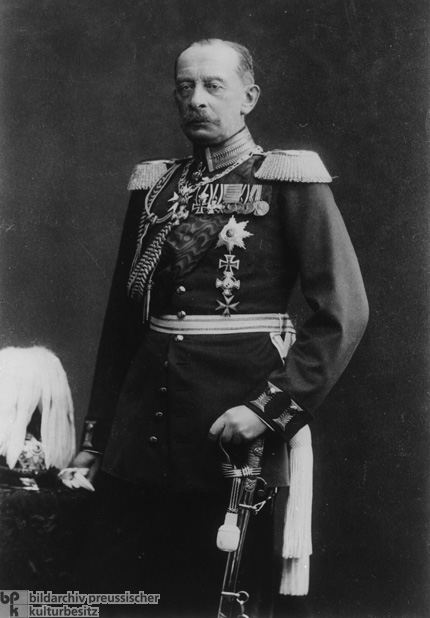 Alfred von Schlieffen (c. 1900)