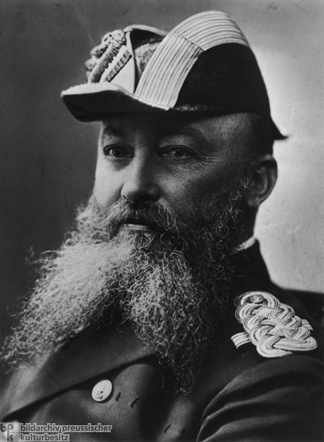 Alfred von Tirpitz (um 1900)