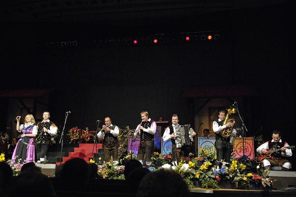 German Folk Music: The <i>Musikantenstadl</i> (November 16, 2006)