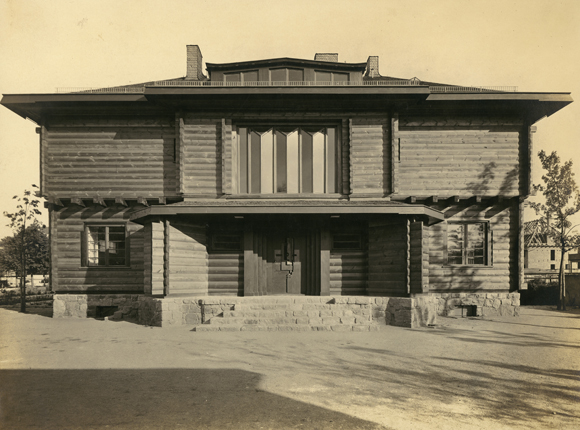 Walter Gropius, Sommerfeld House (1920-22)