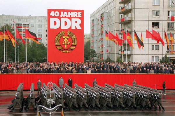 Militärparade zum 40. Jubiläum der DDR (7. Oktober 1989)