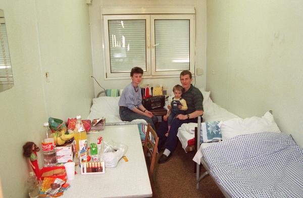 Asylum in Eisenhüttenstadt: Living Container (May 14, 1992)