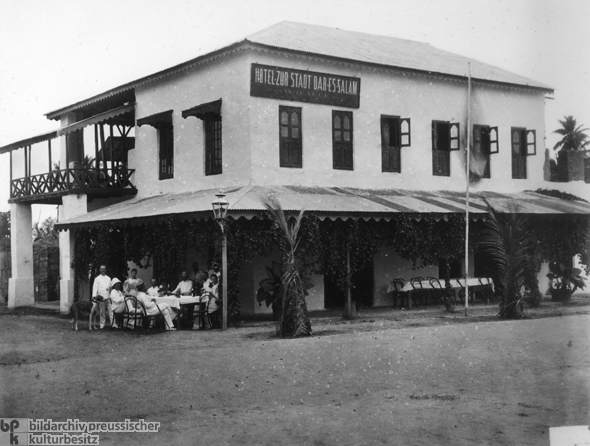 ,,Hotel zur Stadt“, Daressalam, Deutsch-Ostafrika (um 1905)