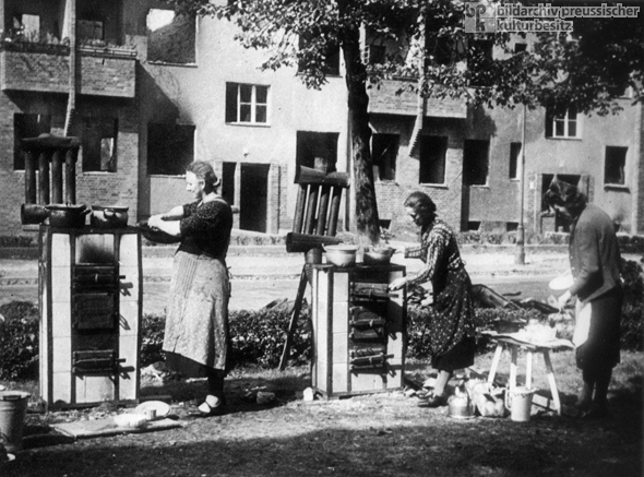 Enterprising Women: Cooking under the Open Sky (1945)