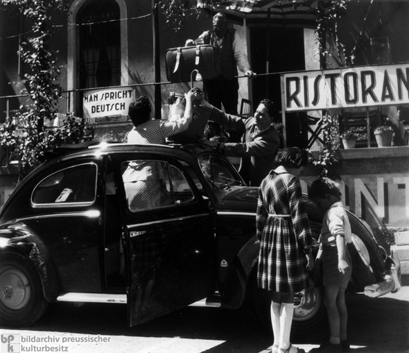 Vacation Destination Italy: "German Spoken Here" (1955)