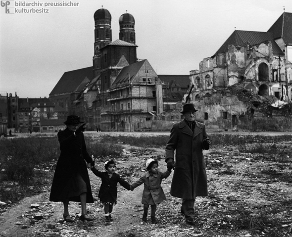 Foster Parents with German-American Children (1949)