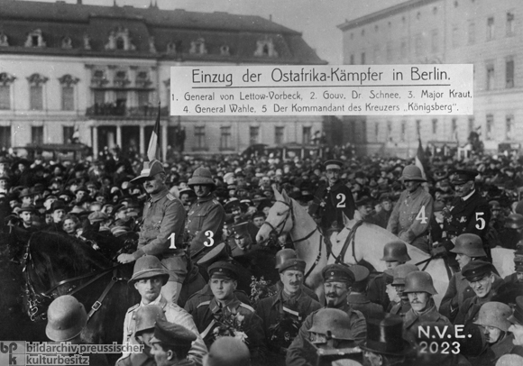 Einzug der zurückkehrenden Ostafrika-Truppen unter General Lettow-Vorbeck in Berlin (2. März 1919)