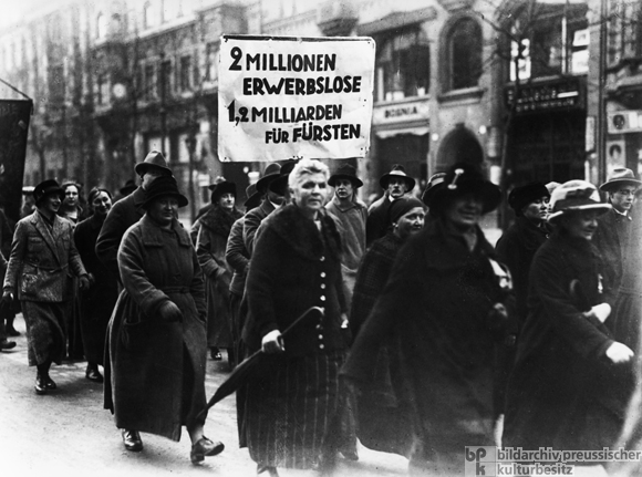 Demonstration von Erwerbslosen für die vorgeschlagene Fürstenenteignung (1926)