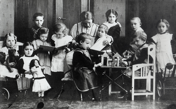 Kindergarten (um 1900)