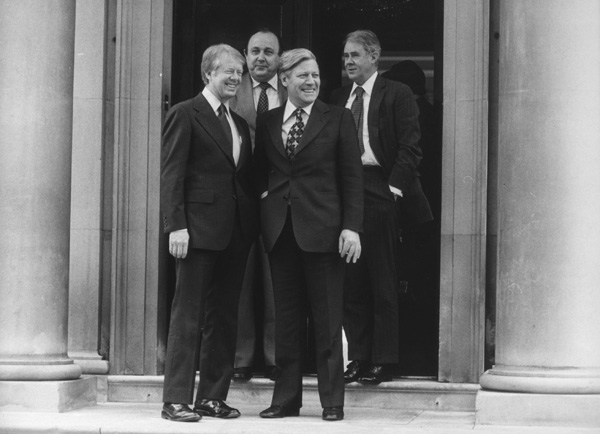 U.S. Präsident Jimmy Carter und Bundeskanzler Helmut Schmidt auf dem G7-Gipfel in London (7.-8. Mai 1977)