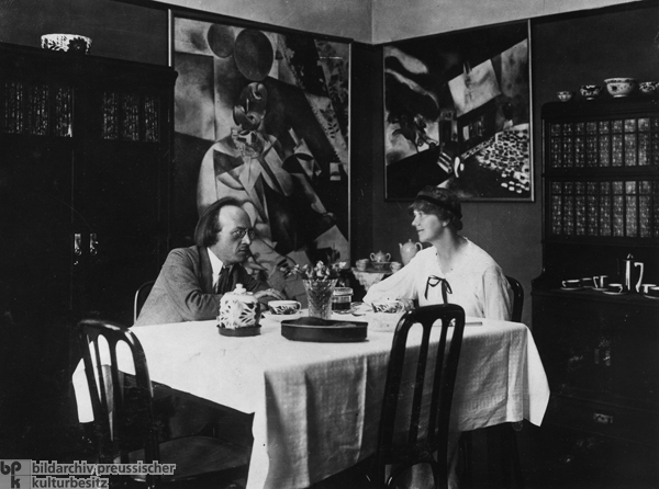 Herwarth Walden mit seiner zweiten Frau Nell (1916)