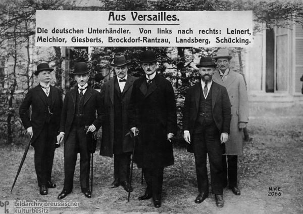 Die deutschen Unterhändler in Versailles (1919)