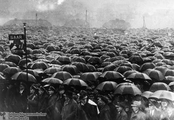 Großkundgebung der Nationalsozialisten im Vorfelde der Volksabstimmung über die Zukunft des Saargebietes (Herbst 1934)